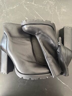 schutz boot